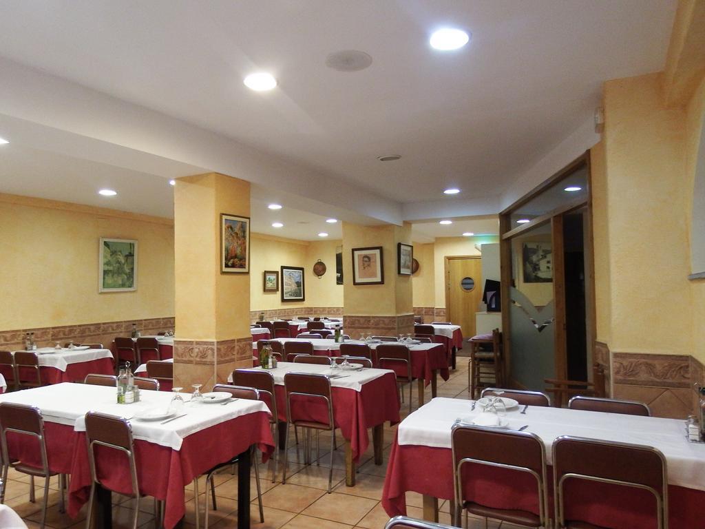 Apartamentos Fonda Finet Sant Feliu De Pallerols Luaran gambar
