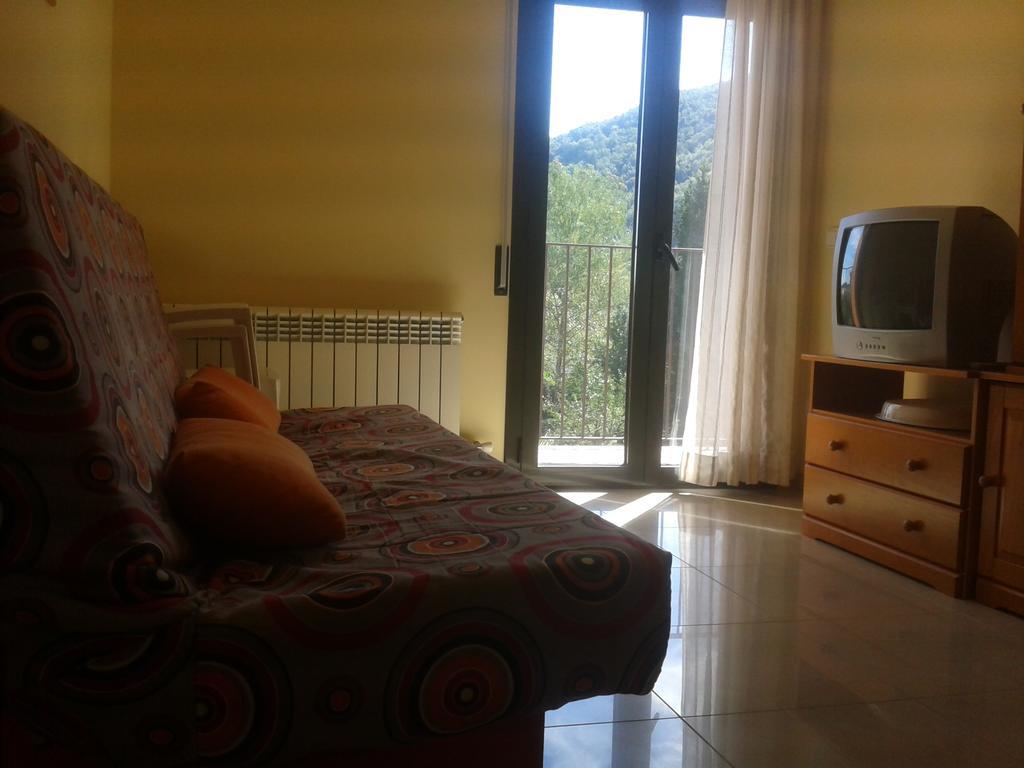 Apartamentos Fonda Finet Sant Feliu De Pallerols Bilik gambar